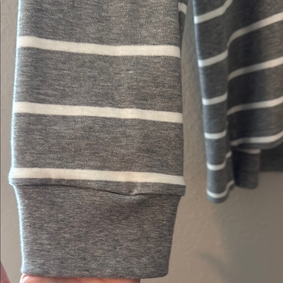 Polo by Ralph Lauren Gray and White Striped Polo Shirt - Picture 3 of 4